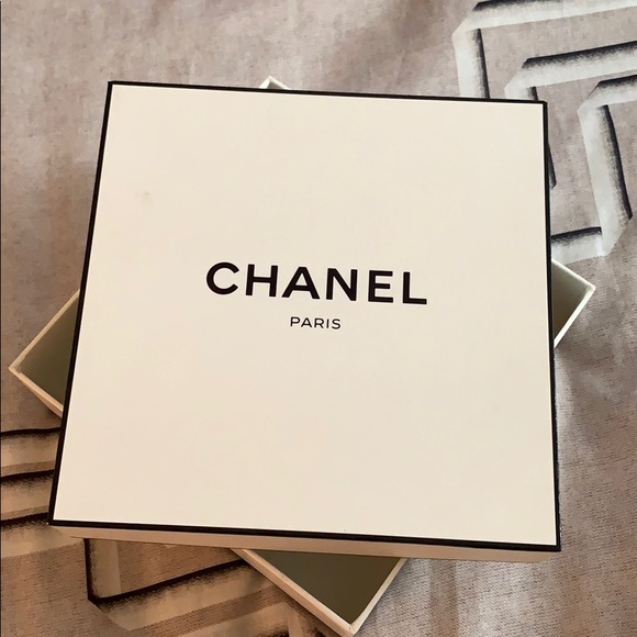 Chanel Accessory Box - Picture 2 of 5